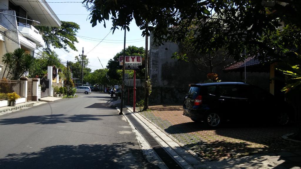 Peye Guesthouse Malang Exterior photo