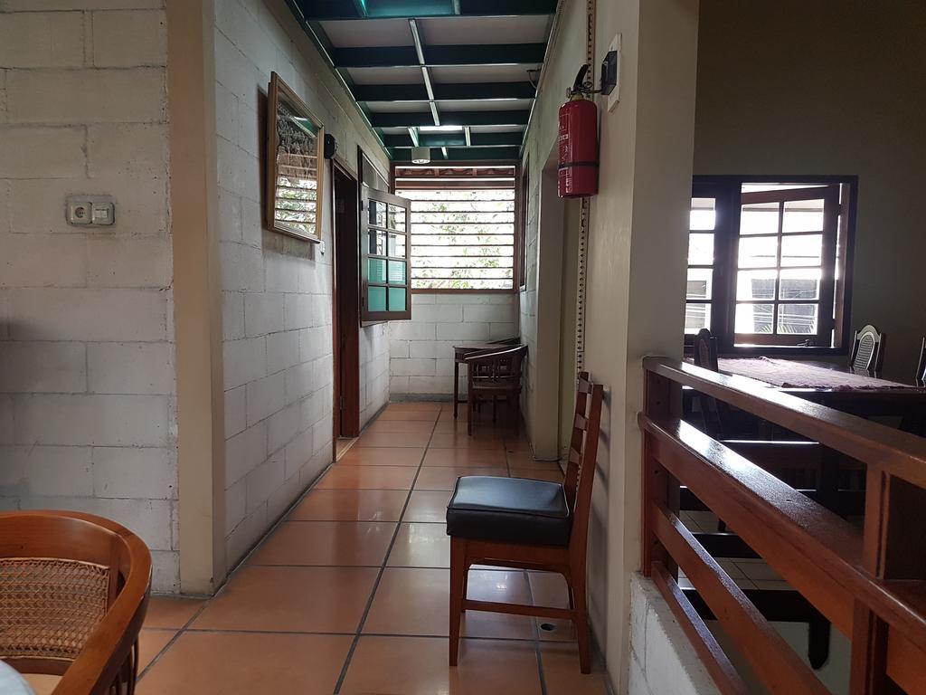 Peye Guesthouse Malang Exterior photo